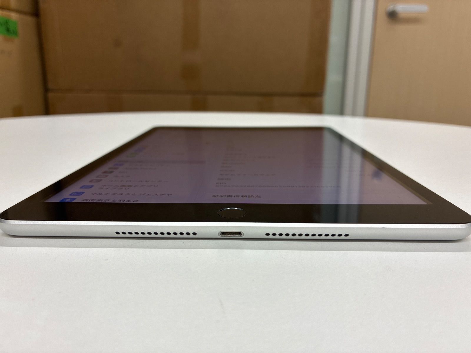 Apple iPad本体 目立った傷や汚れなし - メルカリ