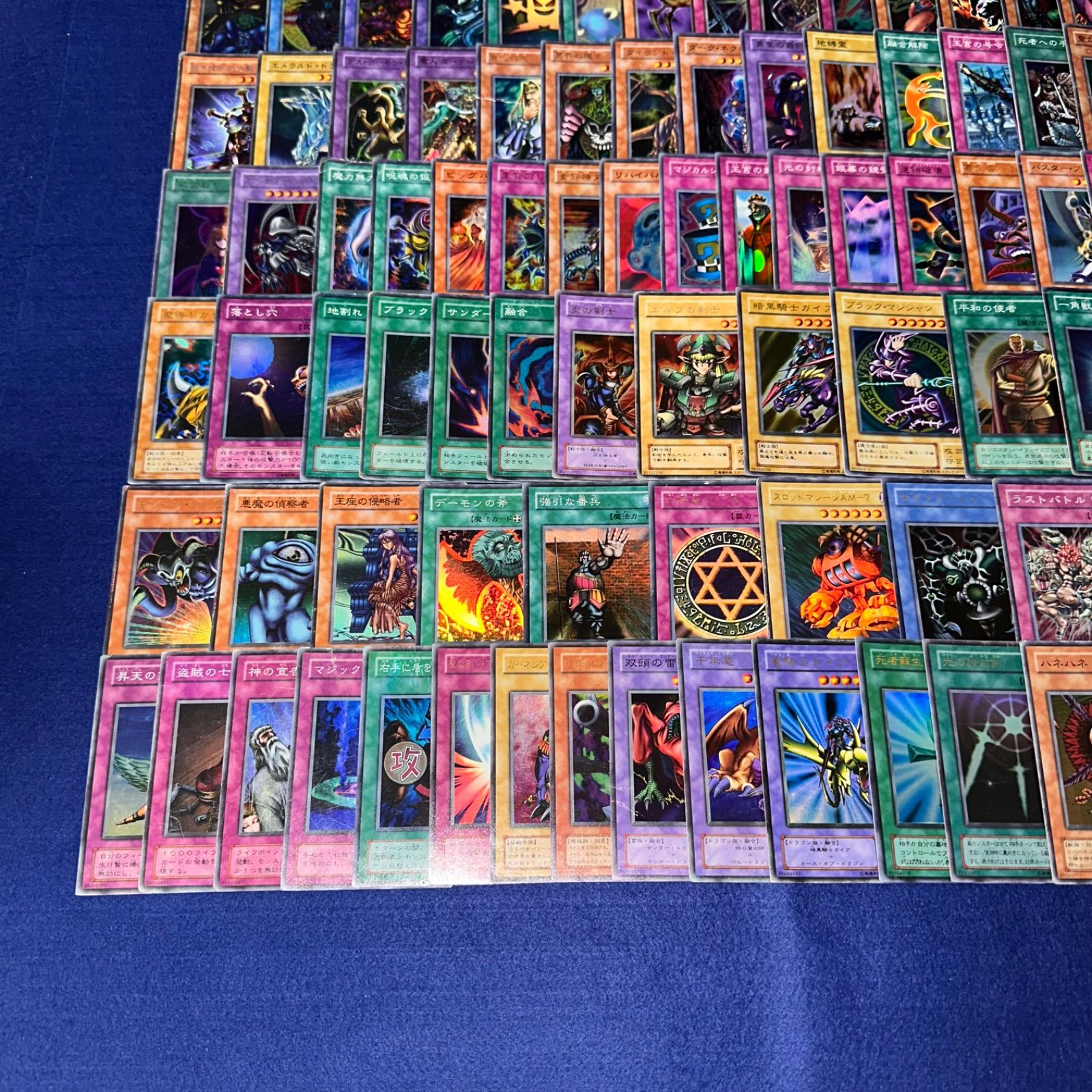 林*子様 遊戯王　２期　スーパー〜シークレット　147枚　まとめ売り 遊戯王 yn72 2期 スーパーレア 以上 被り無し 大量 まとめ 125枚 キズ