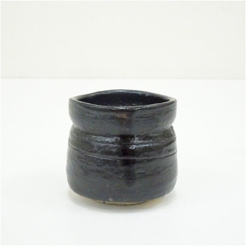 作家物 黒織部ぐい呑（共箱） ぐい呑み ぐい飲み おしゃれ かわいい 器