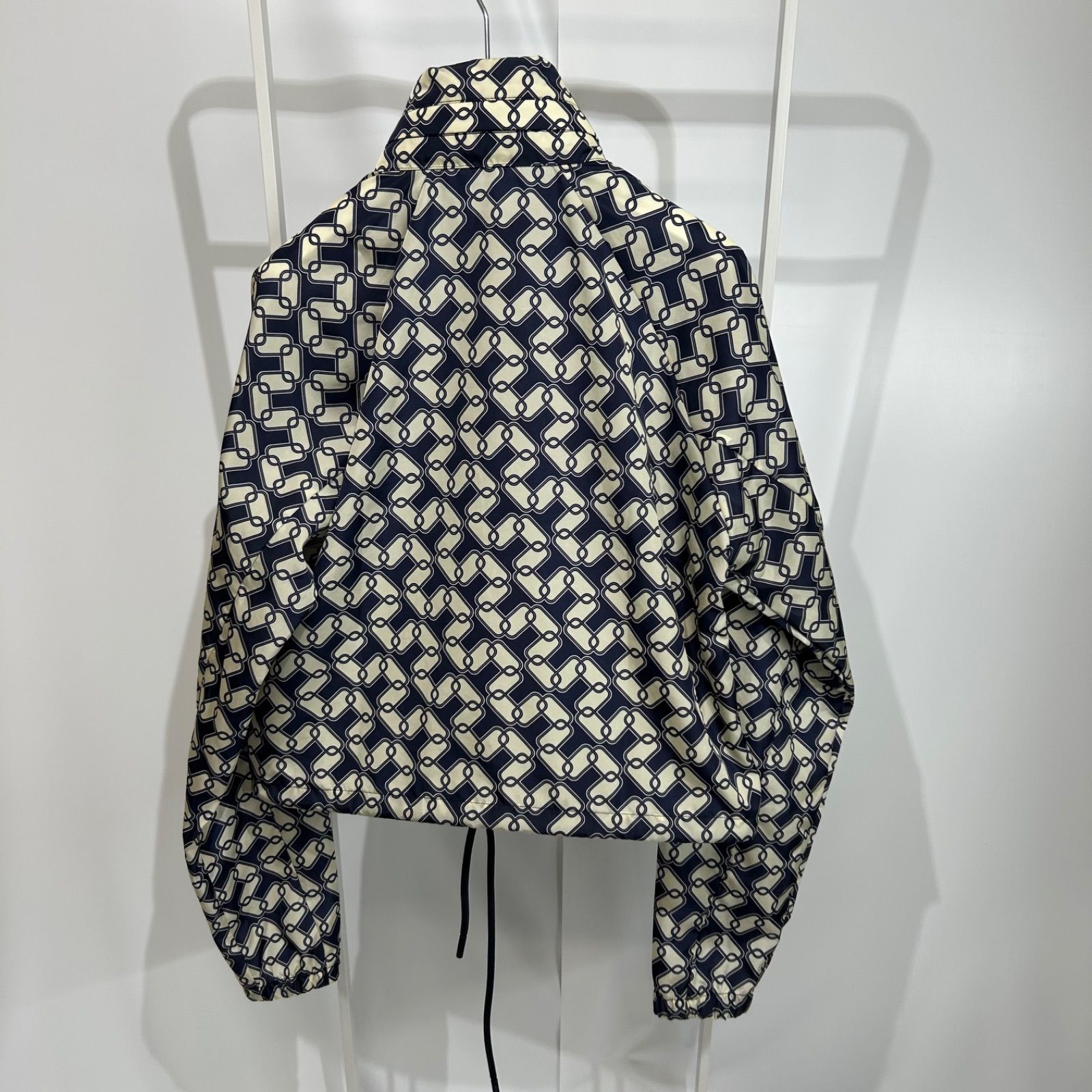極美品】MONCLER 2024ナイロンフードジャケットブルゾン Marpessa総柄0 