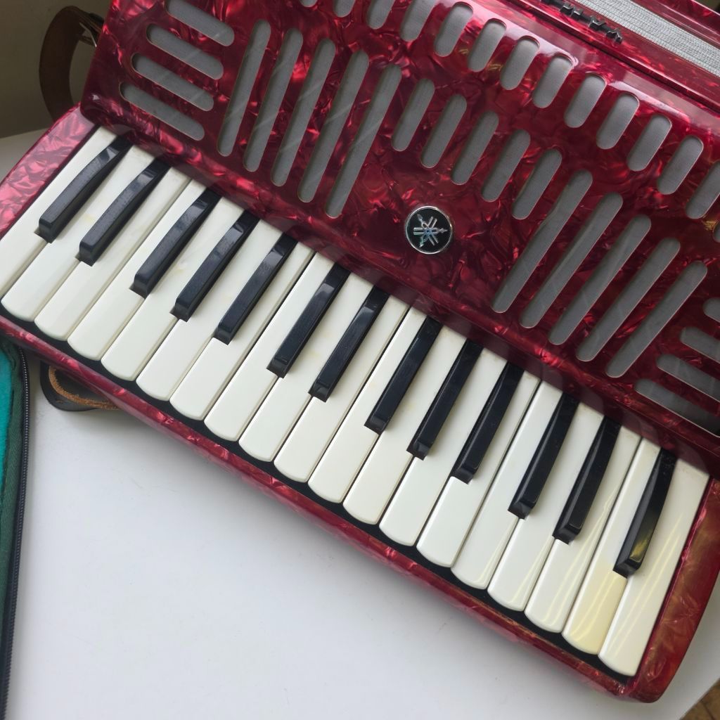 YAMAHA（ヤマハ）の鍵盤式アコーディオン S-32 - メルカリ