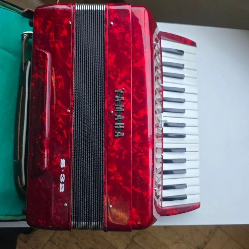 YAMAHA（ヤマハ）の鍵盤式アコーディオン S-32 - メルカリ