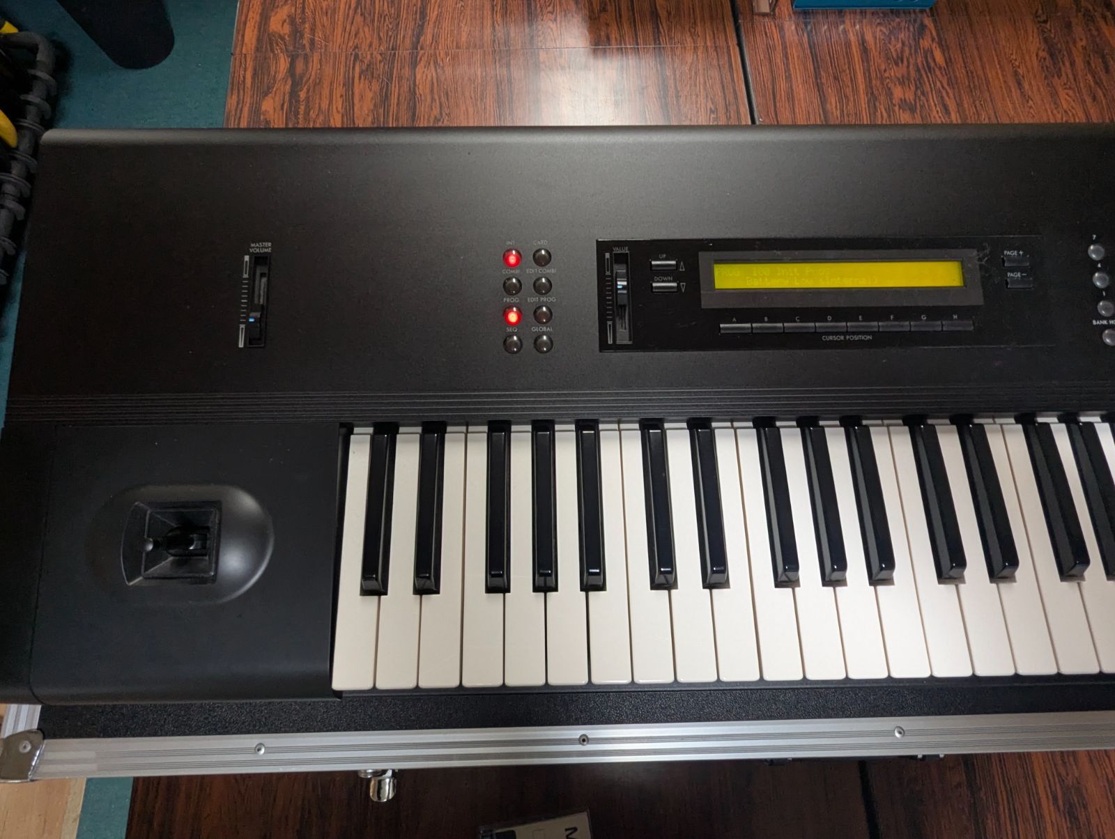 KORG M1 シンセサイザー ハードケース・取説付 基本動作確認済 - メルカリ
