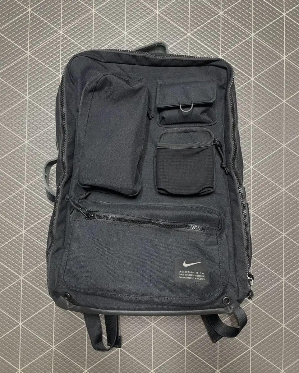 中古 NIKE ユーティリティ エリート バックパック 32L ブラック 13,604円