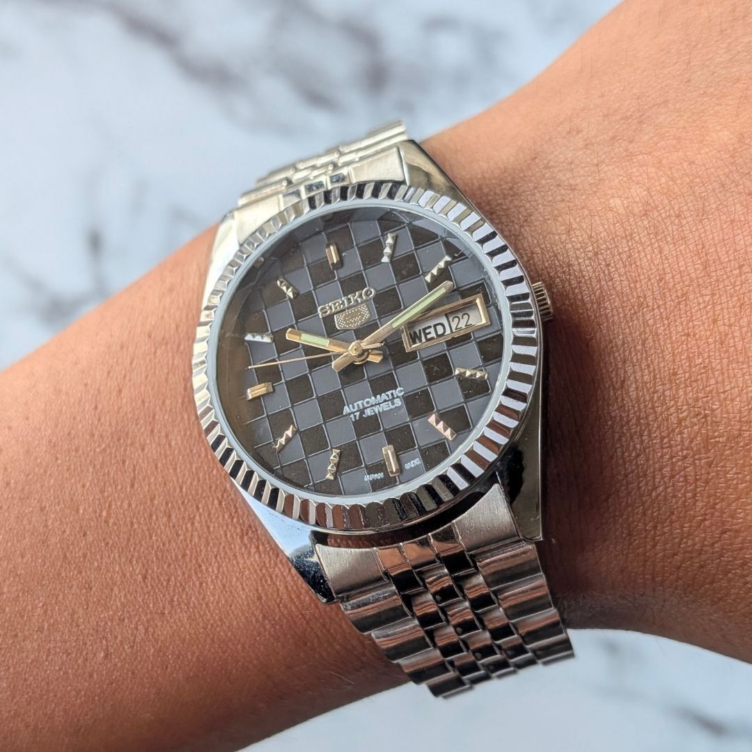 稼働品 SEIKO セイコー5 自動巻き 70s ヴィンテージ 黒文字盤 市松模様