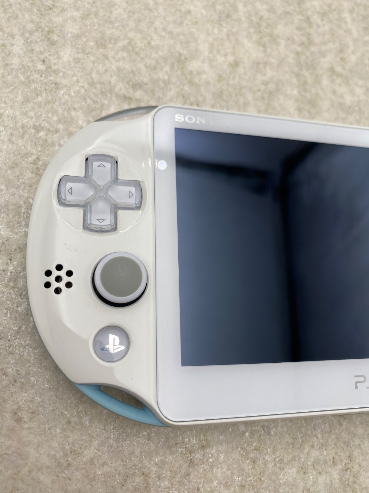 ◇PlayStation Vita本体 Wi－Fiモデル ライトブルー／ホワイト