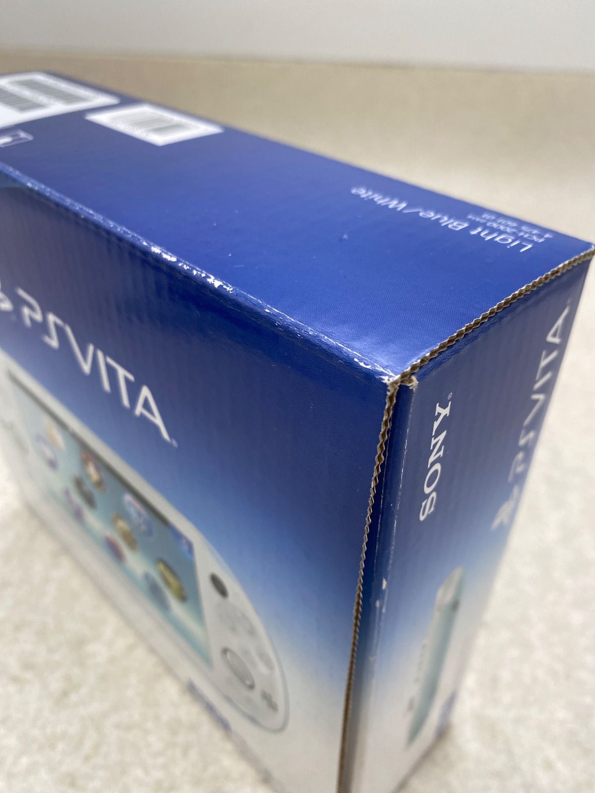 ◇PlayStation Vita本体 Wi－Fiモデル ライトブルー／ホワイト
