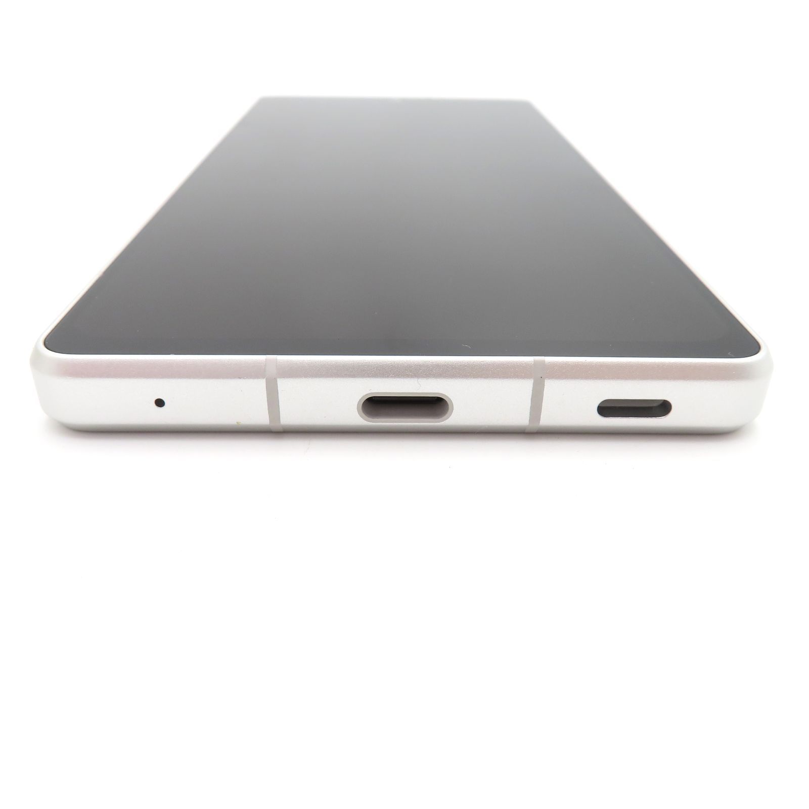 SHARP シャープ AQUOS R8 SH-52D アクオス クリーム スマートフォン