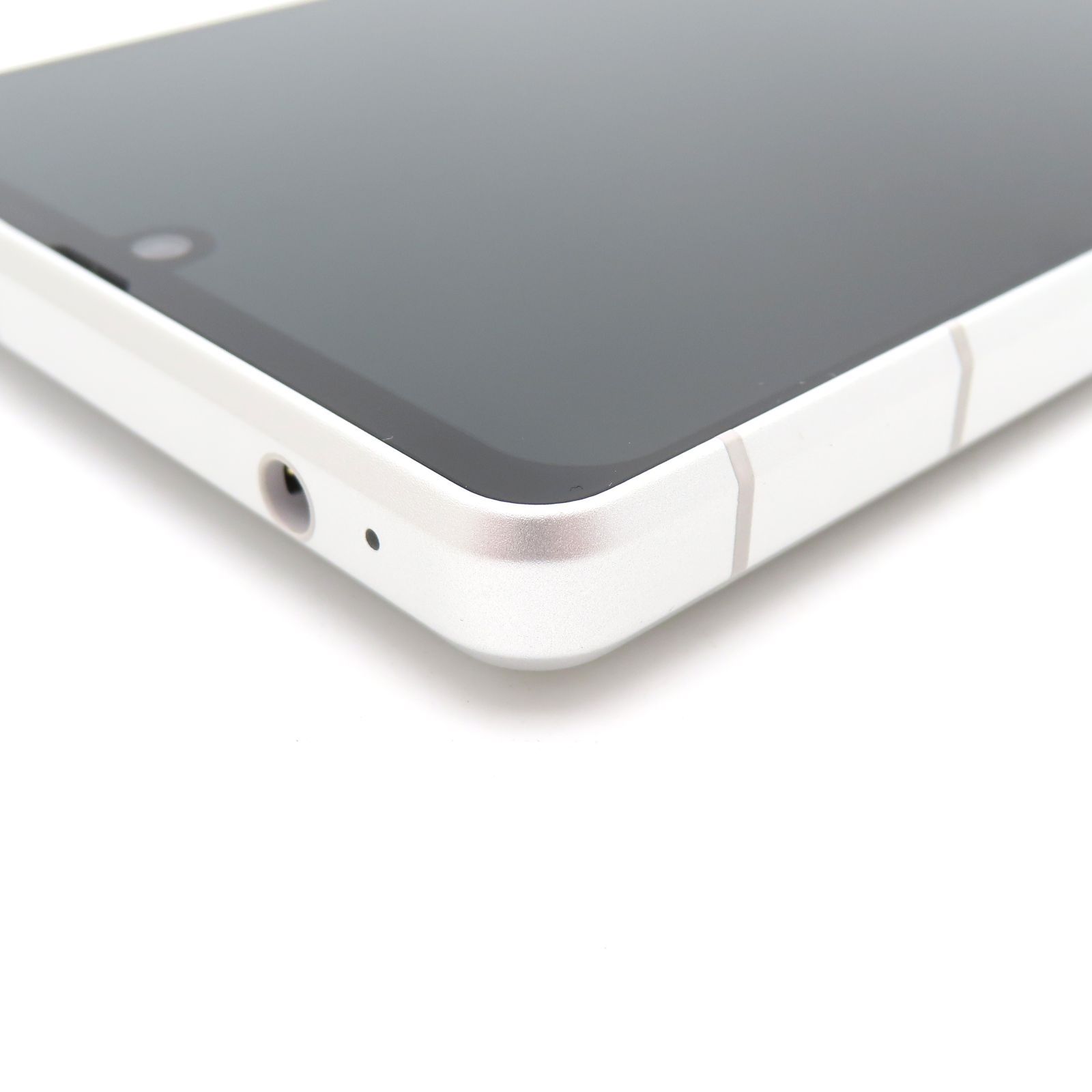 SHARP シャープ AQUOS R8 SH-52D アクオス クリーム スマートフォン