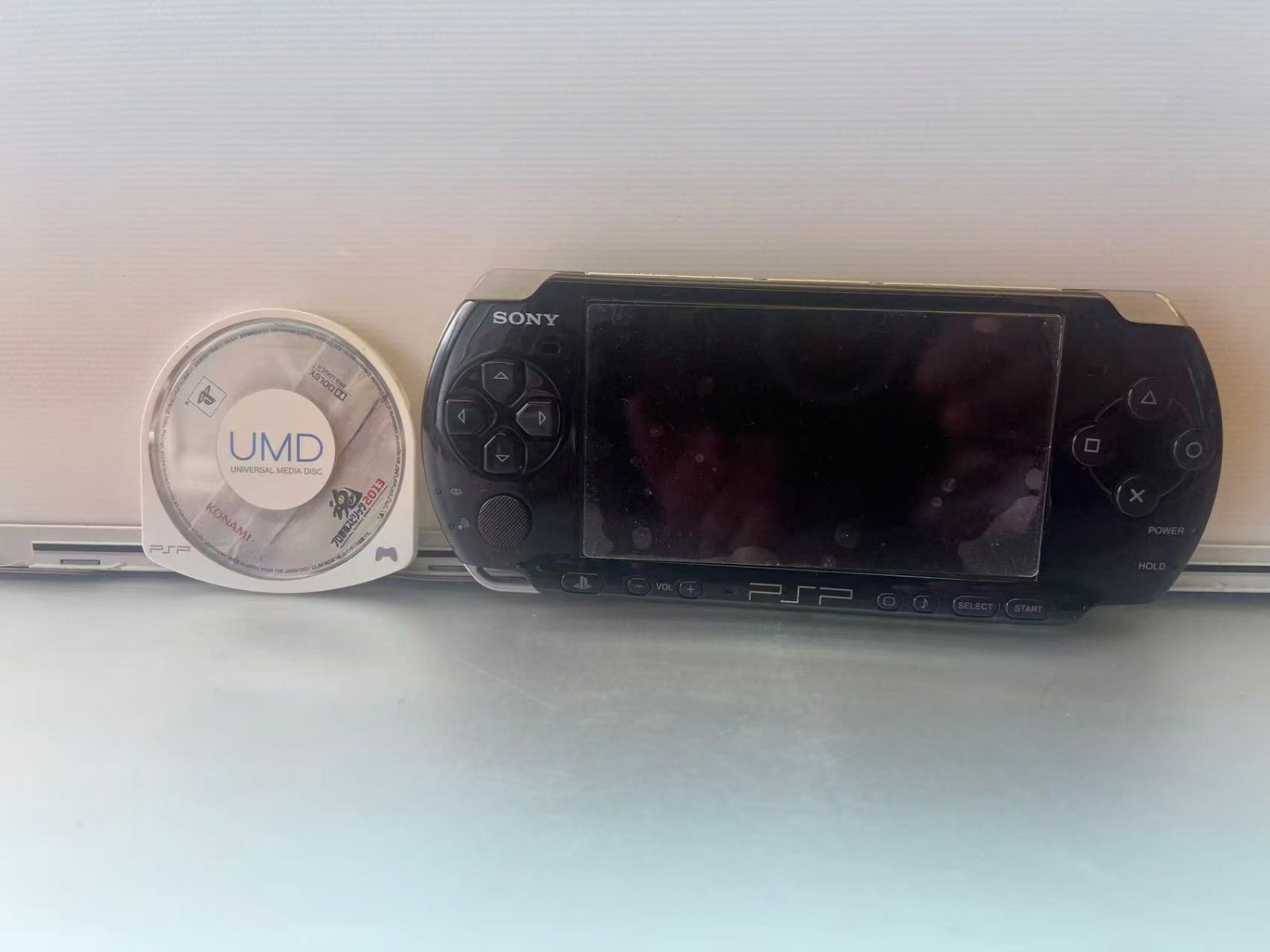 PSP-3000 소니 플레이스테이션 포터블 (카세트 포함) (작동 확인)