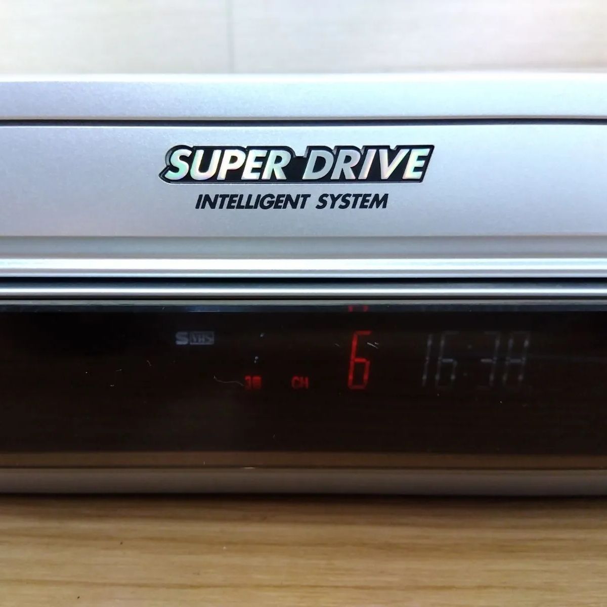 ジャンク・通電確認のみ】Panasonic パナソニック S-VHSビデオデッキ