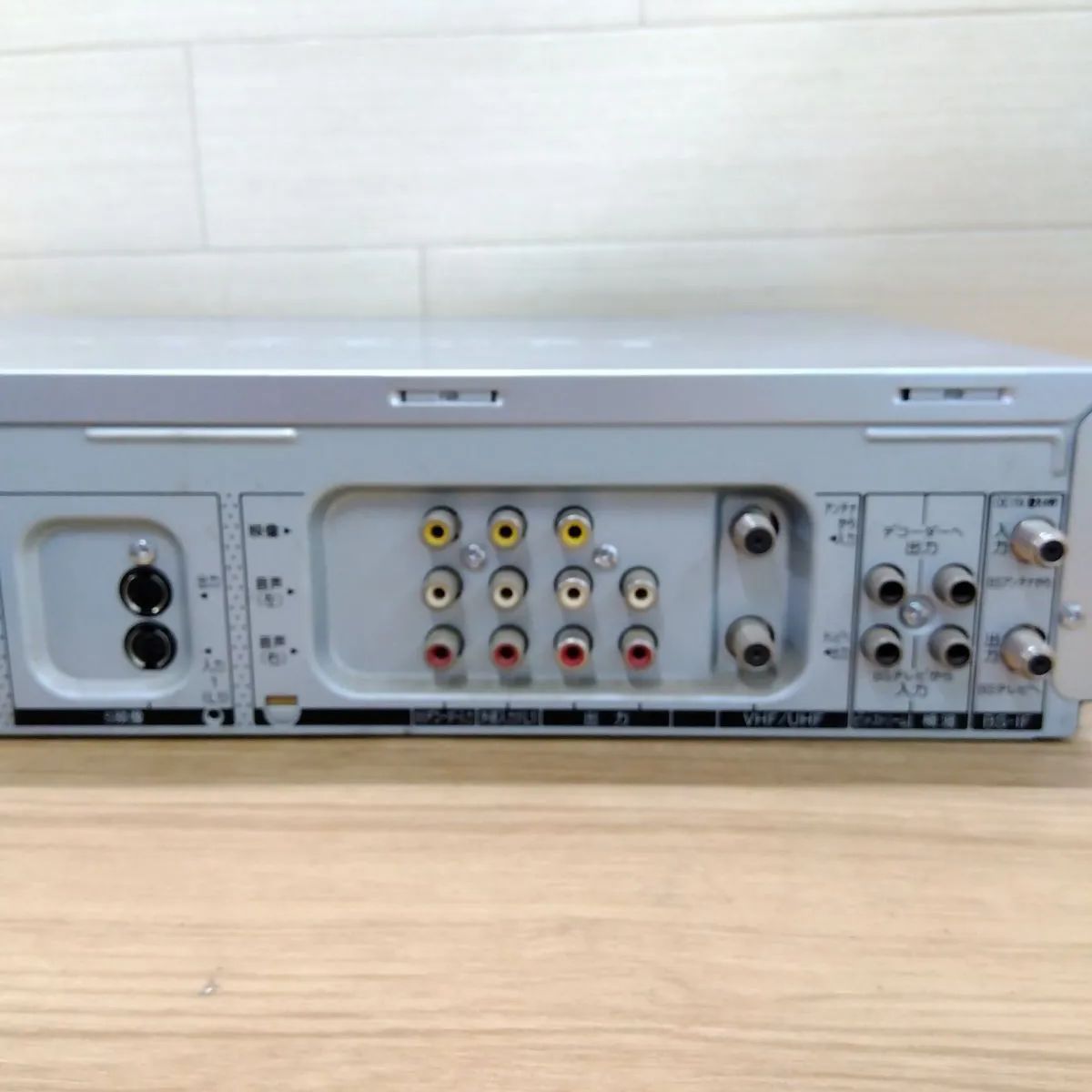 Panasonic ビデオデッキ NV-SVB330 S-VHS 2002年製 ジャンク・通電確認のみ】Panasonic パナソニック S-VHSビデオデッキ