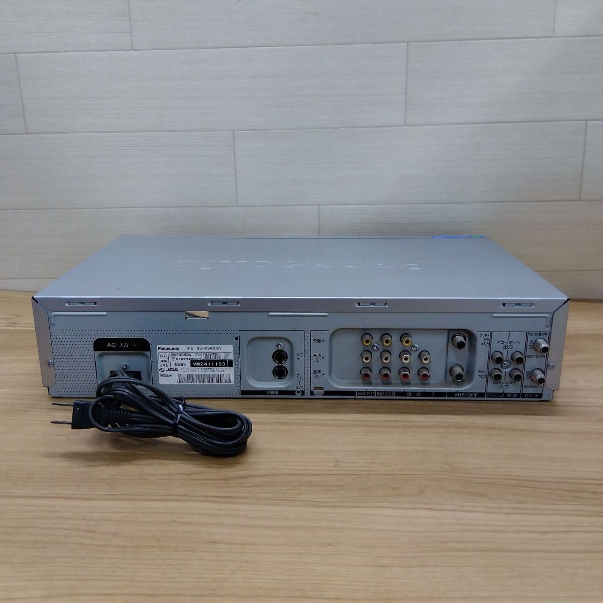 Panasonic ビデオデッキ NV-SVB330 S-VHS 2002年製 ジャンク・通電確認のみ】Panasonic パナソニック S-VHSビデオデッキ