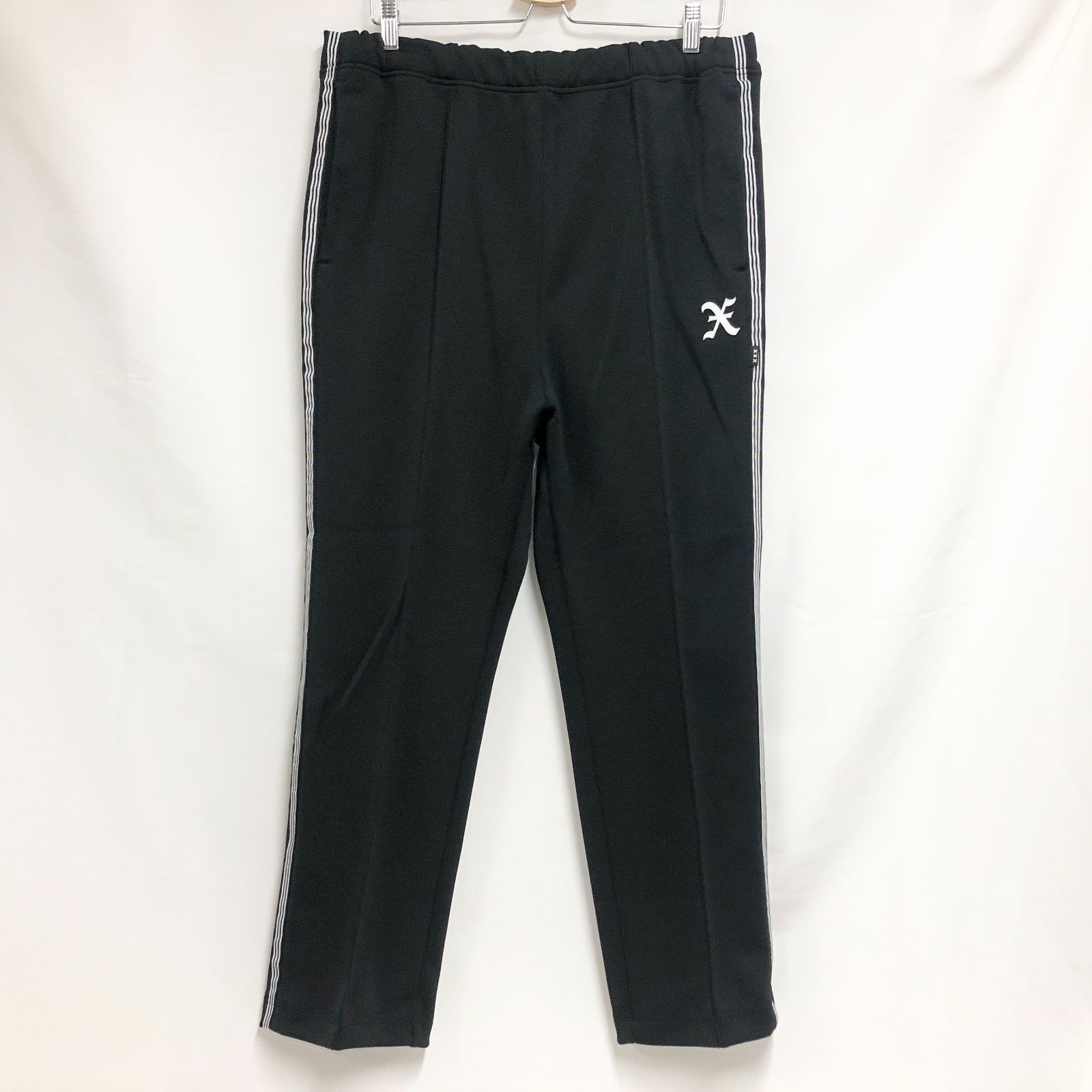 【新品タグ付】亀梨 GOD SELECTION XXX トラックパンツ ロゴ L 新品未使用 GOD SELECTION XXX（ゴッドセレクショントリプルエックス