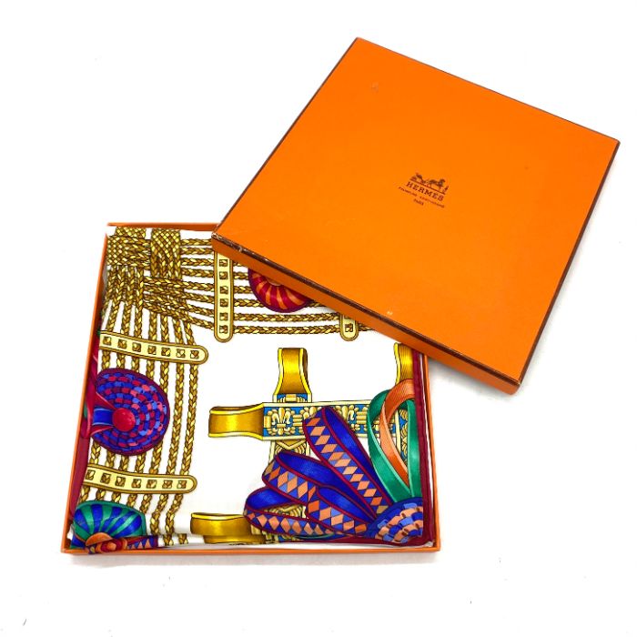 【中古】美品 HERMES エルメス カレ 90 馬のリボン飾り シルク スカーフ fK0804A 33,980円