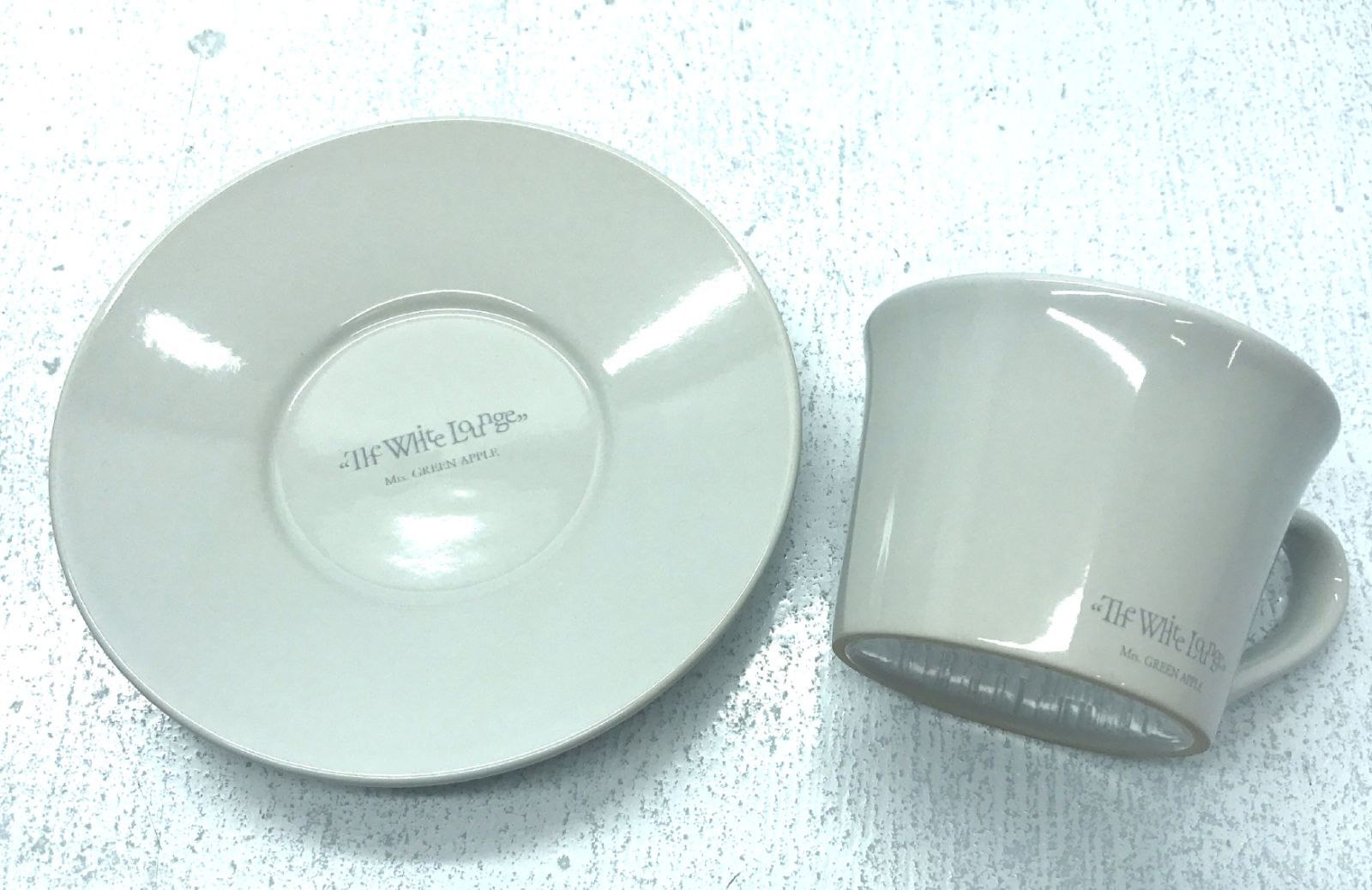 盛岡19-0203］Mrs. GREEN APPLE ミセスグリーンアップル The White
