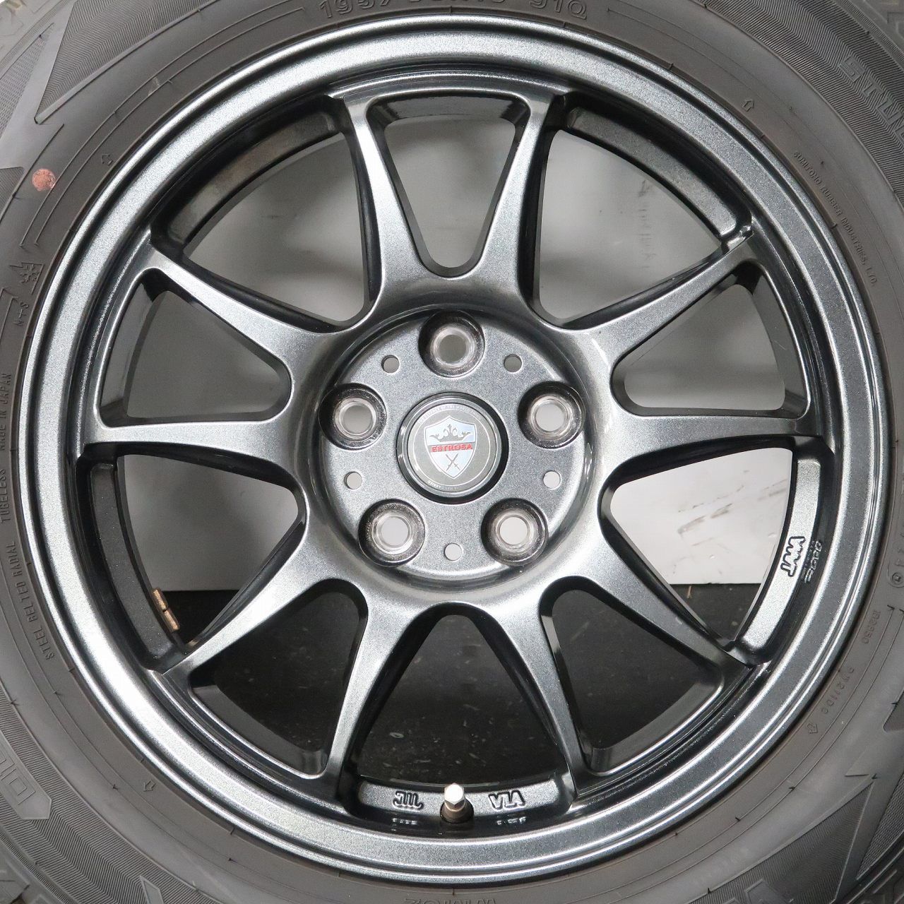 プリウス　カローラなどに　スタッドレス　バリ山　pcd100 195/65R15 プリウス カローラ CT 等に 4本 社外 15インチ 6J +45 5H PCD100