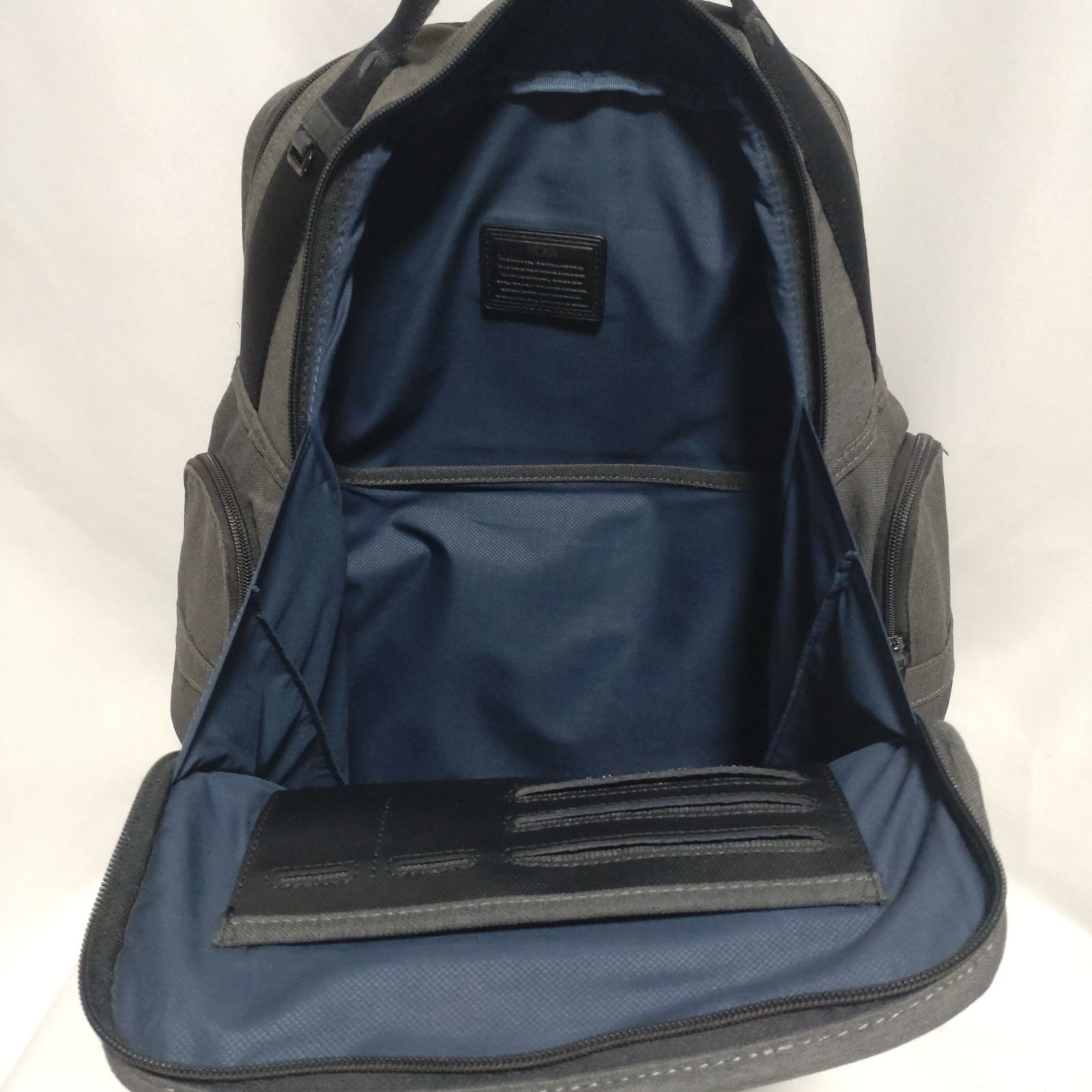 TUMI トゥミ ビジネスバッグ リュック バックパック グレー 26578AT2