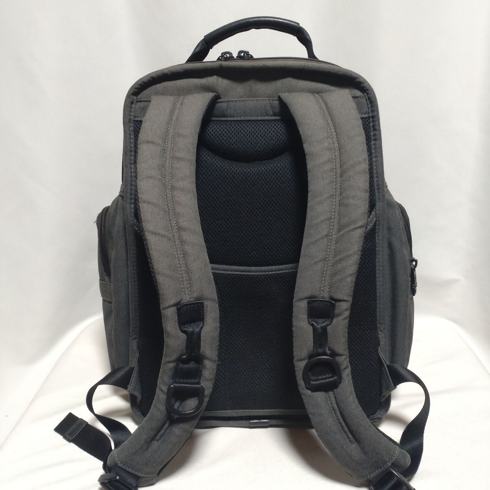 TUMI 26578AT2 グレー リュック　バックパック TUMI トゥミ ビジネスバッグ リュック バックパック グレー 26578AT2