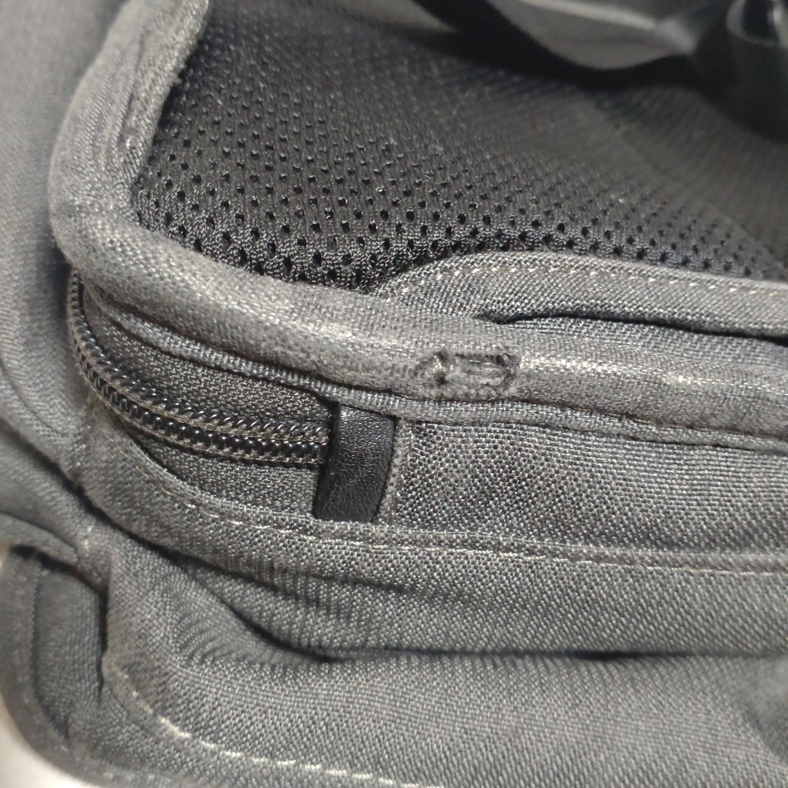 TUMI トゥミ ビジネスバッグ リュック バックパック グレー 26578AT2