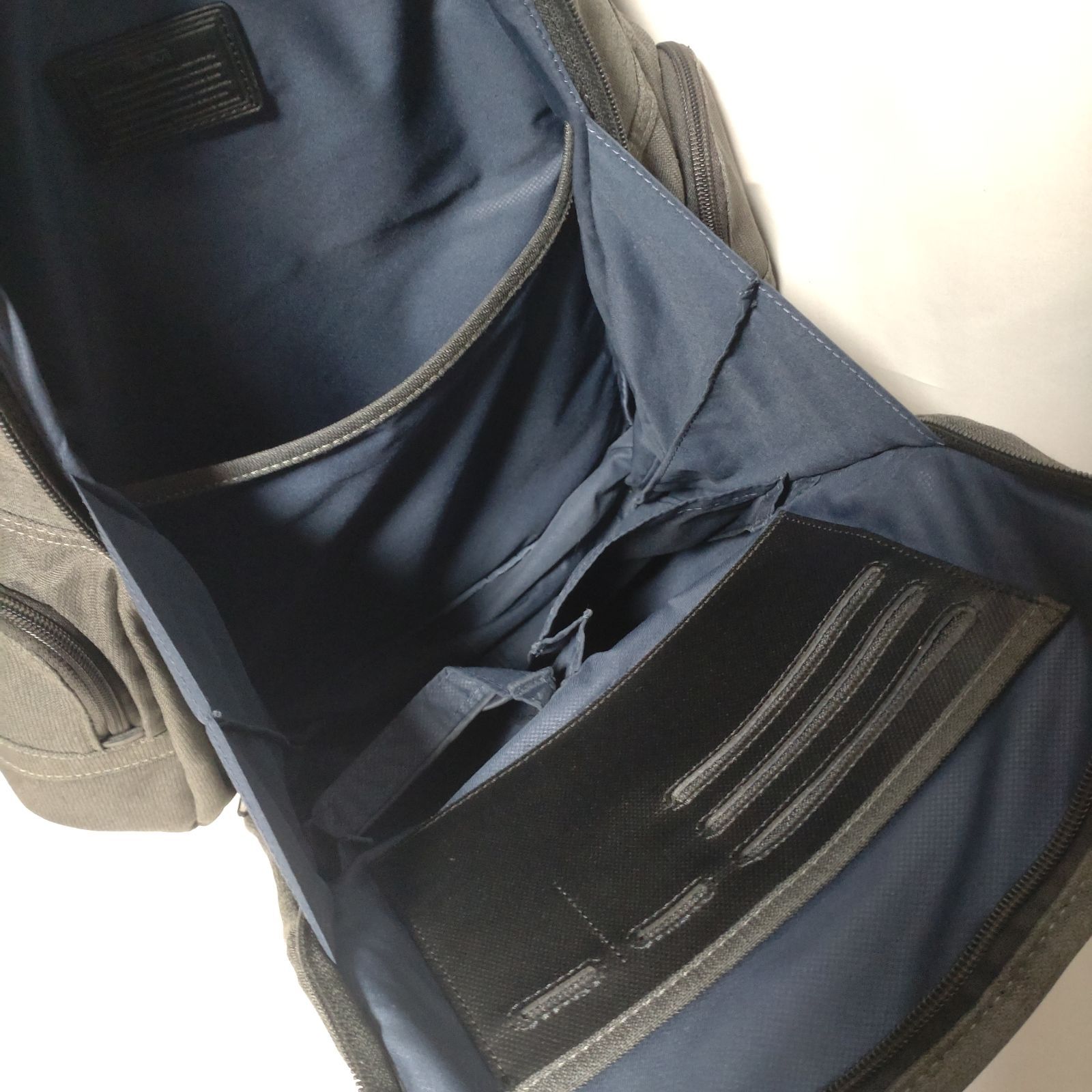 TUMI トゥミ ビジネスバッグ リュック バックパック グレー 26578AT2