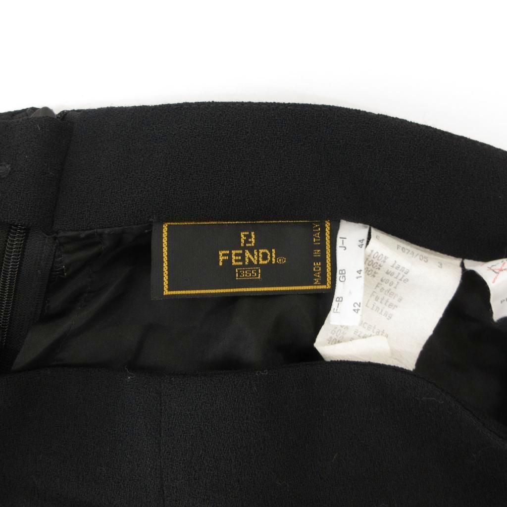 https://assets.mercari-shops-static.com/-/large/plain/2JWdaktJZ8q4BAXYNGTxFV.jpg@jpg