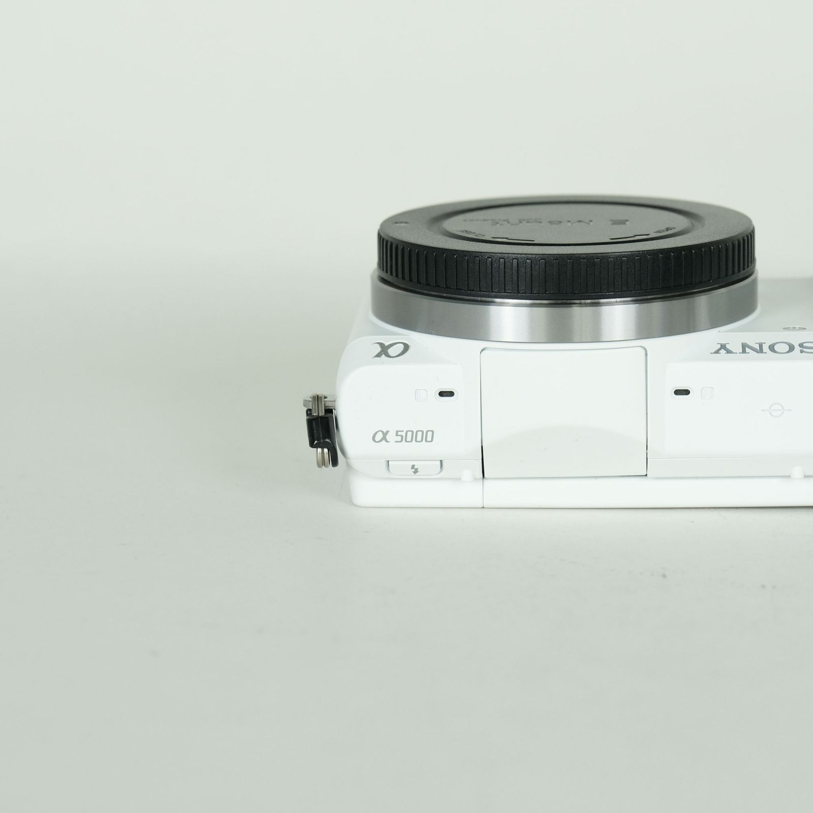 SONY α5000 ボディ ホワイト ジャンク ilce-5000 並品 | シャッター数268回] SONY α5000（ILCE-5000） [ボディ ホワイト