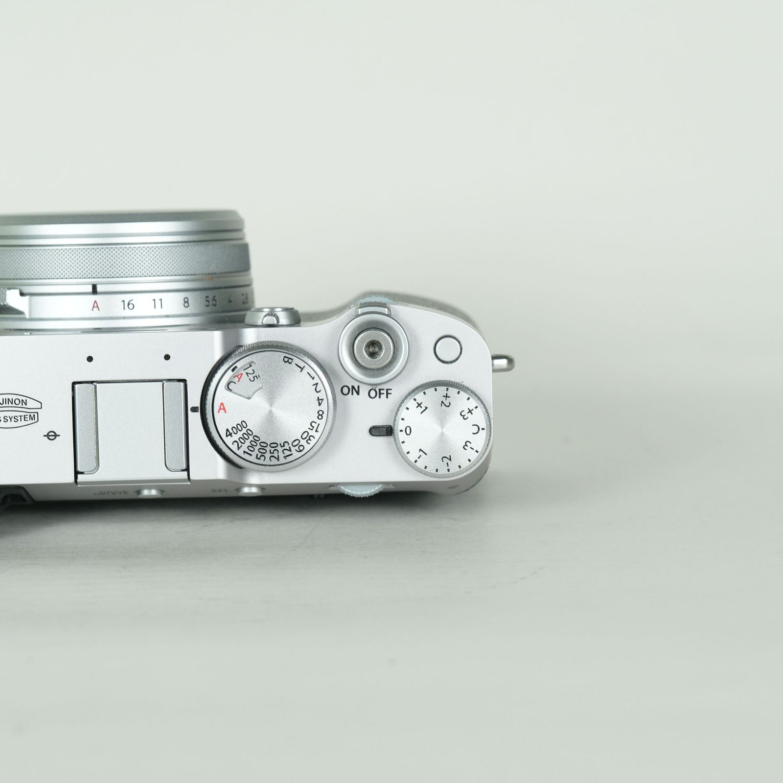美品 | シャッター数6,500回｜フィルター付] FUJIFILM X100VI
