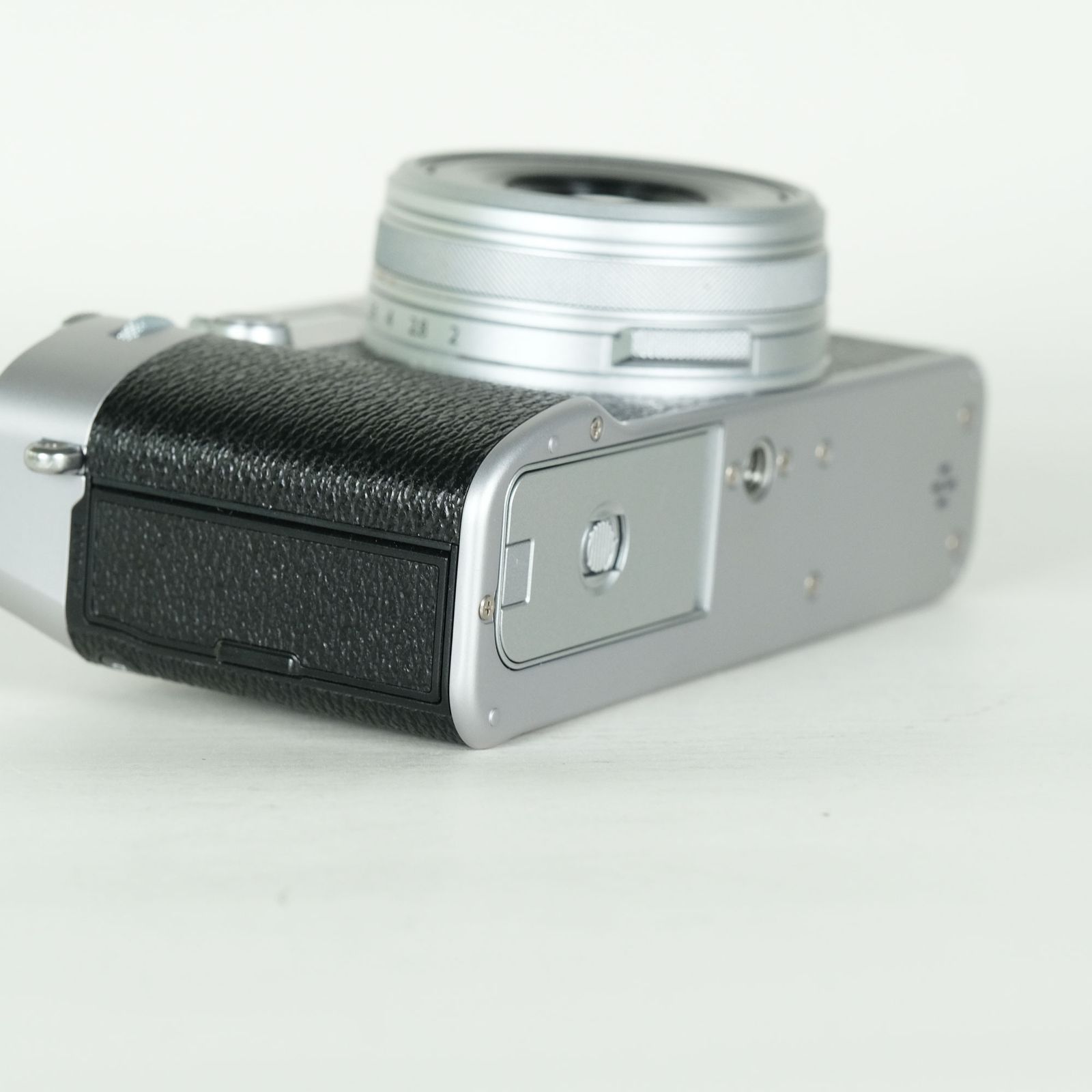 美品 | シャッター数6,500回｜フィルター付] FUJIFILM X100VI