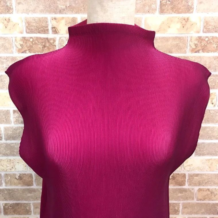 極美品 PLEATS PLEASE イッセイミヤケ プリーツトップス 3 ハイネック ピンク 593