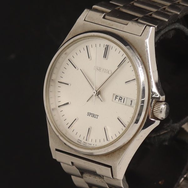 Seiko Spirit 7N43-7180 QZ Day Date Silver Dial Men's Watch HSN 2000000 NSK