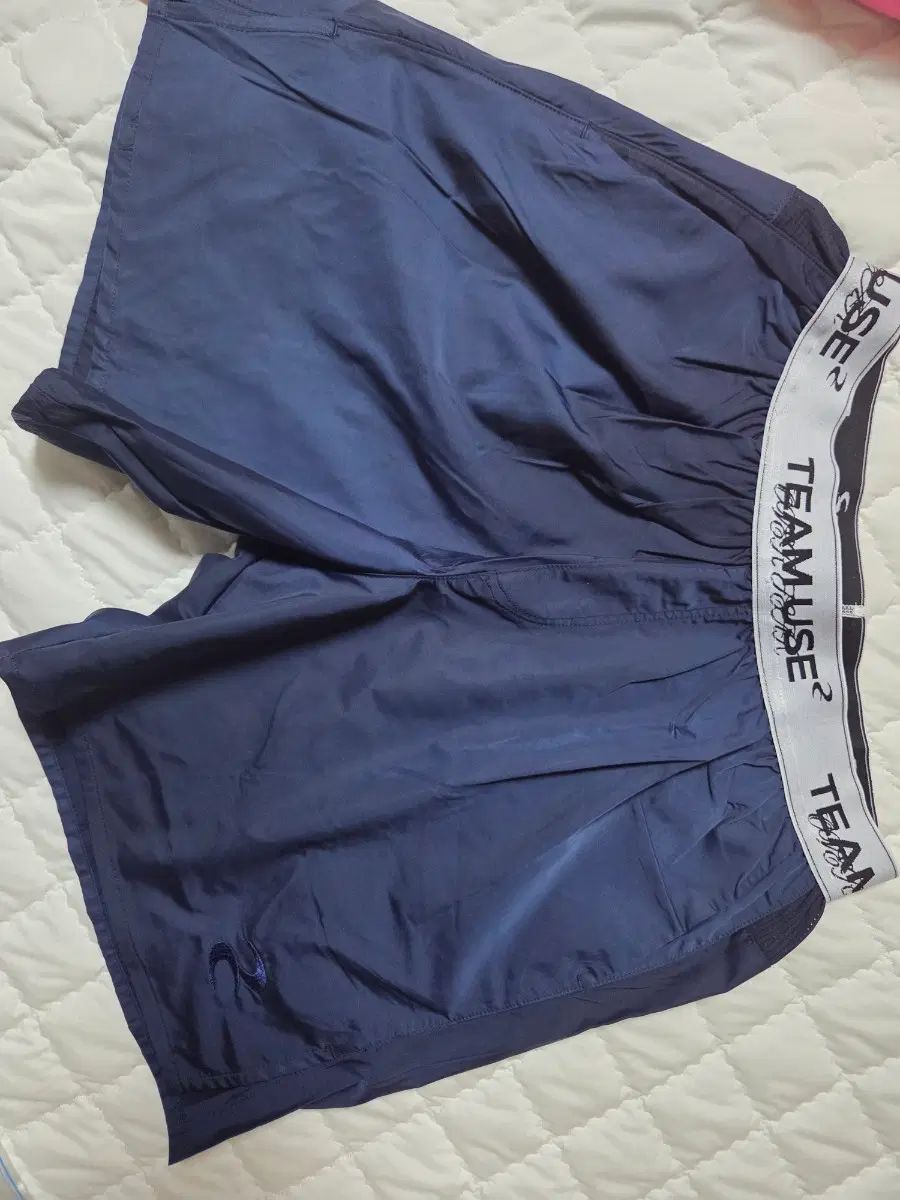 (新品) 왓츠더ユーズ チームユーズ ハーフパンツ