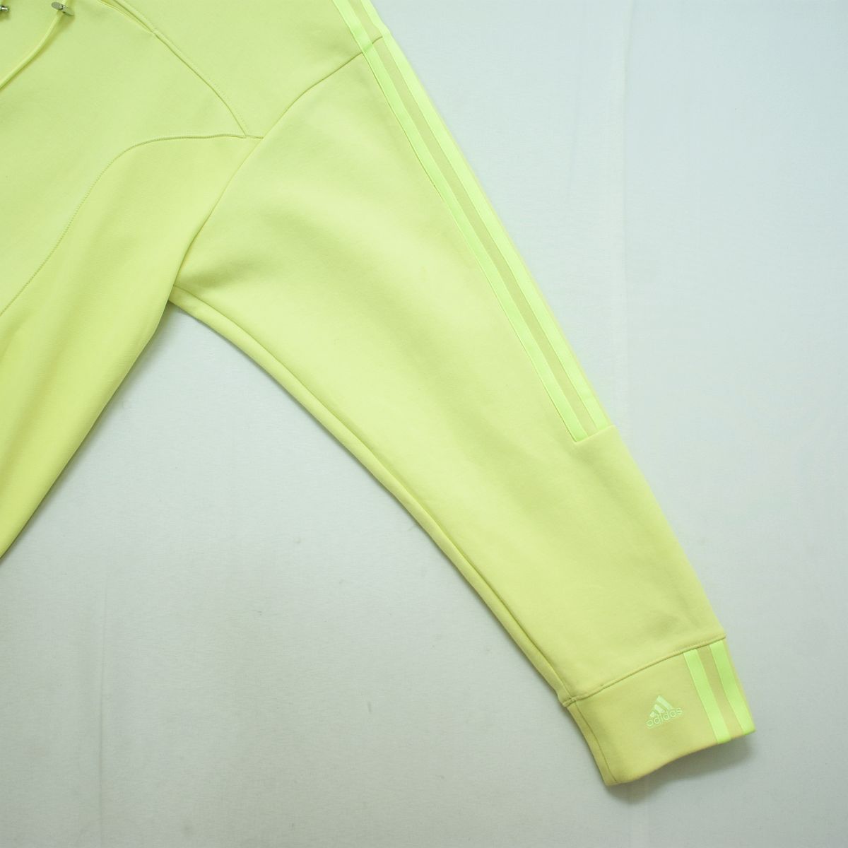 https://assets.mercari-shops-static.com/-/large/plain/2JWinjzreiTueDRAUeXbrG.jpg@jpg