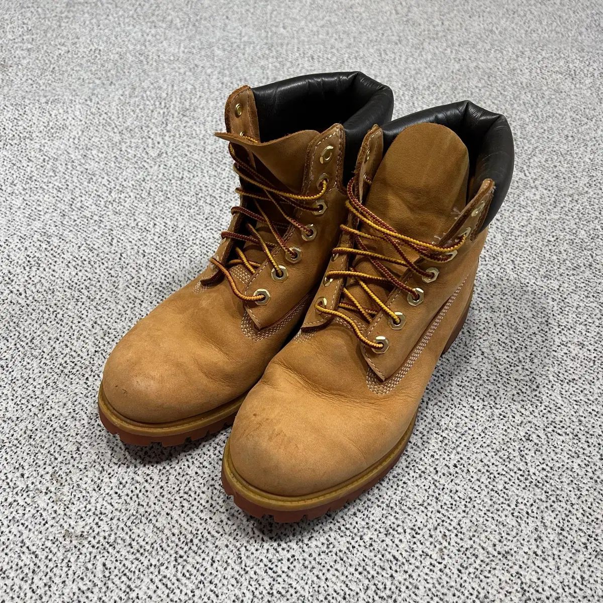 Timberland 6インチ ブーツ 13,599円