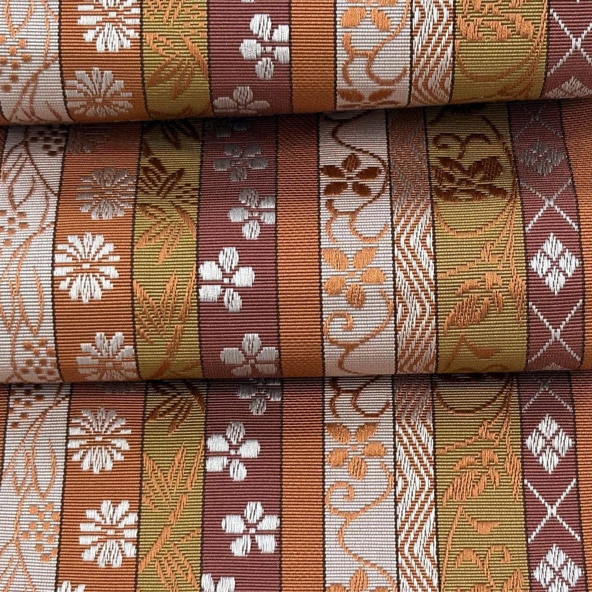 美品】半幅帯 秀品 証紙有 博多織 縞 花唐草 茶色 正絹 【中古