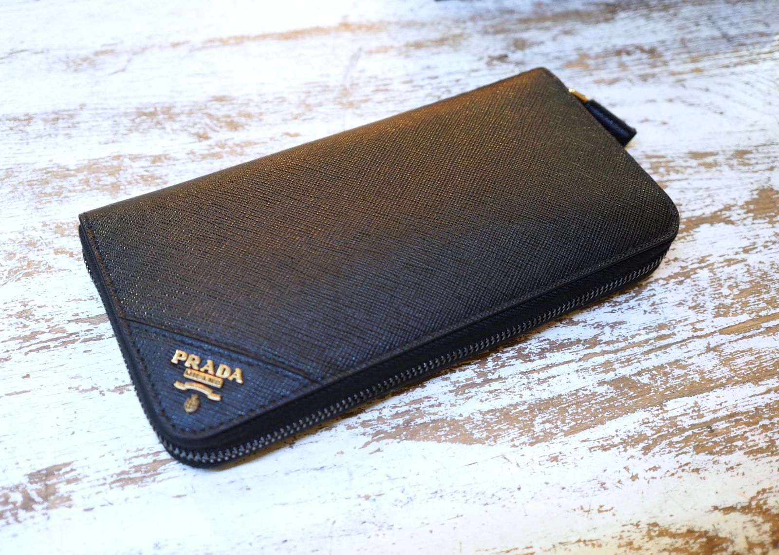 ◆正規店購入【新品同様】PRADA/プラダ サフィアーノ ラウンドファスナー 長財布 ブラック 黒◆