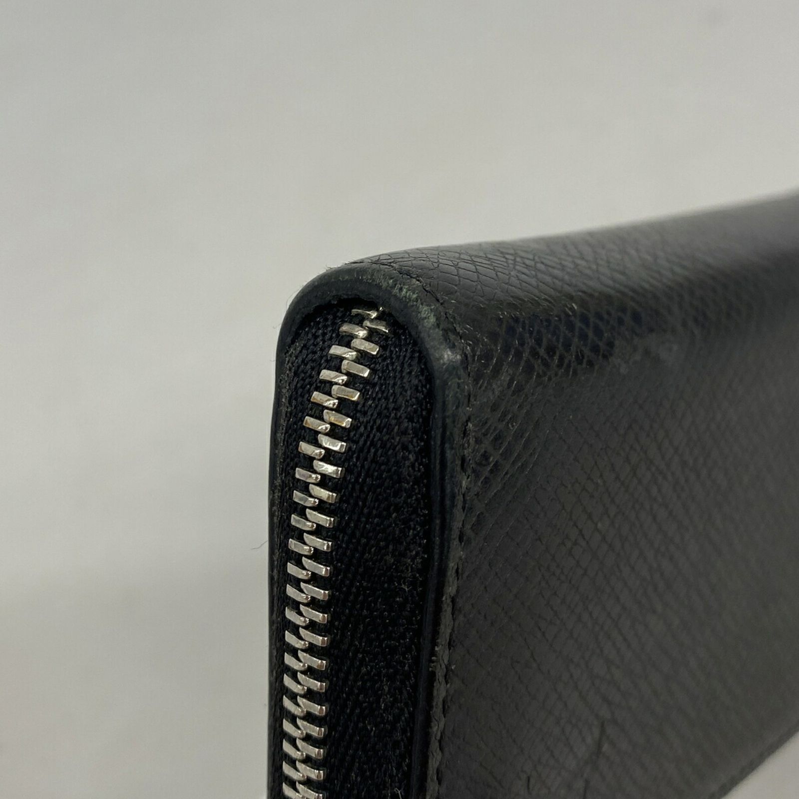 Louis Vuitton ブラック ケース　M32832 ルイ・ヴィトン(Louis Vuitton) ルイ・ヴィトン 財布・コインケース