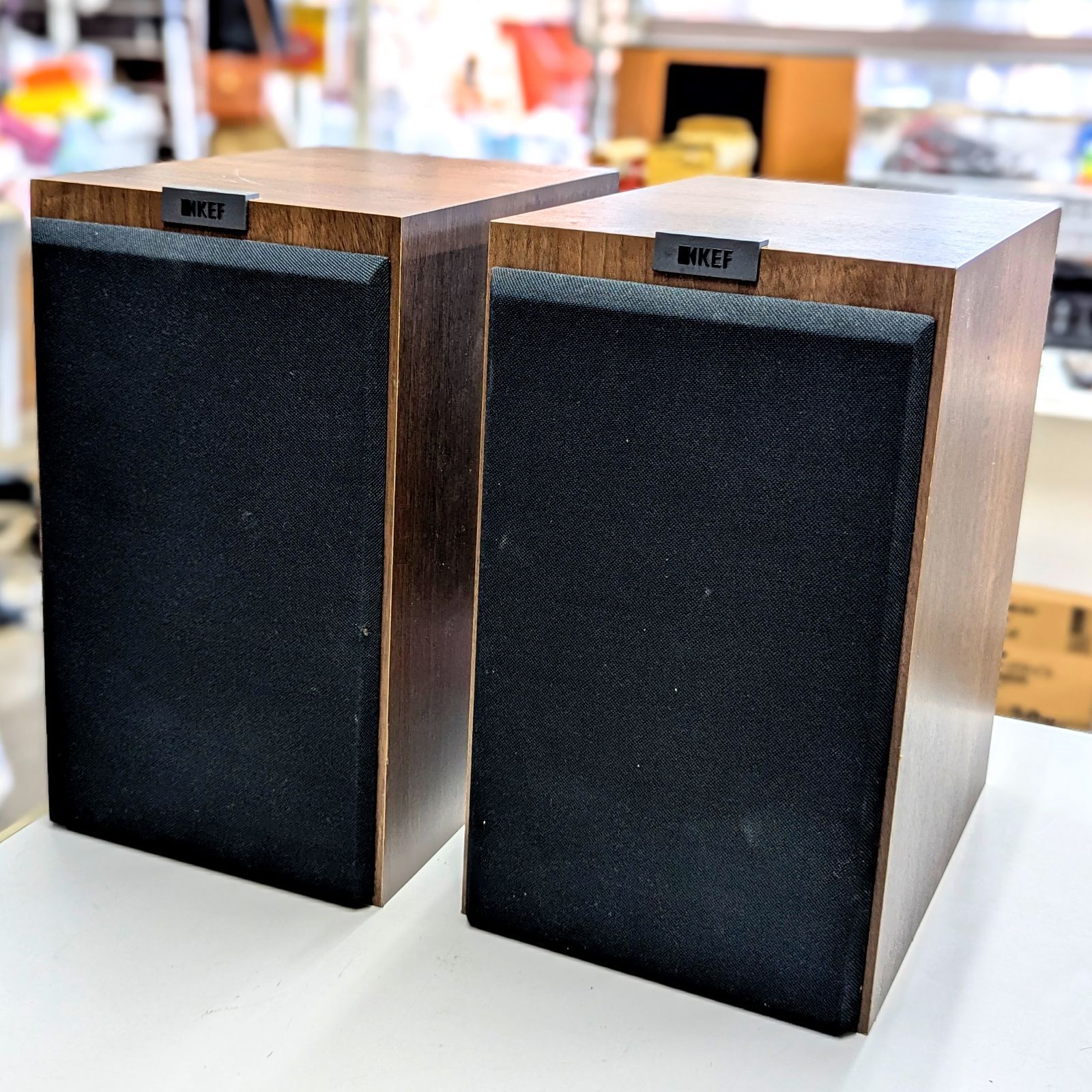 KEF Q350 북쉘프 스피커 페어 월넛 유니-Q