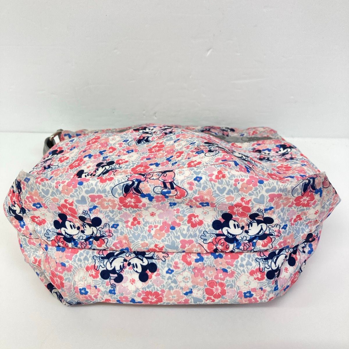 完売品】レスポートサックショルダーコラボ花柄ピンクディズニーミッキーミニーグレー レスポートサック/LeSportsac ショルダーバッグ ミッキー&ミニー
