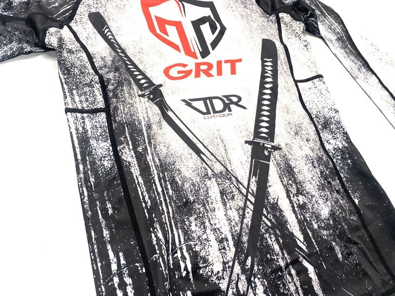 https://assets.mercari-shops-static.com/-/large/plain/2JWmFc4bGTyjuSMr3dWsew.jpg@jpg