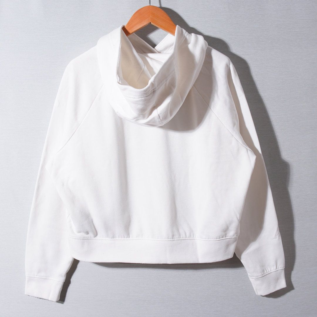 https://assets.mercari-shops-static.com/-/large/plain/2JWmMfPRYEo2D5uusxhjym.jpg@jpg