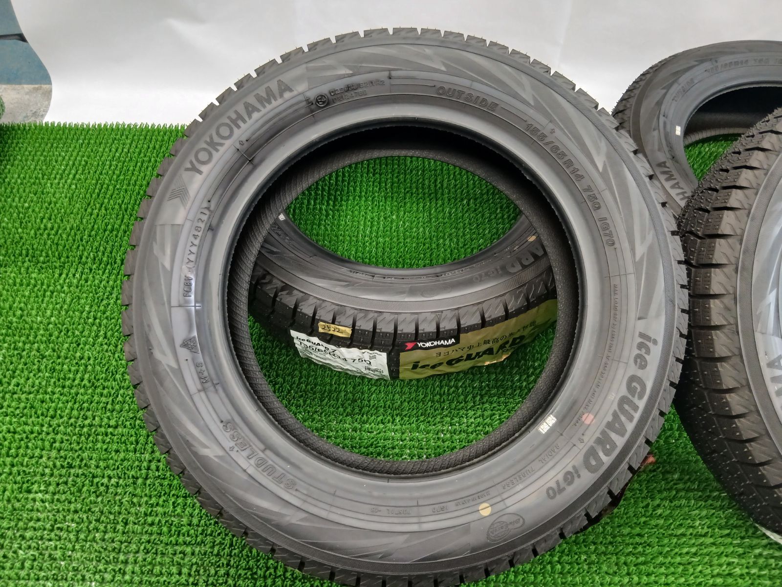 ★マヨソース社外ホイール 155/65R14ヨコハマアイスガード iG70 ☆ﾖｺﾊﾏﾀｲﾔ ｽﾀｯﾄﾞﾚｽ ｱｲｽｶﾞｰﾄﾞ7 iG70 155/65R14 2021年製1本2022年製3本