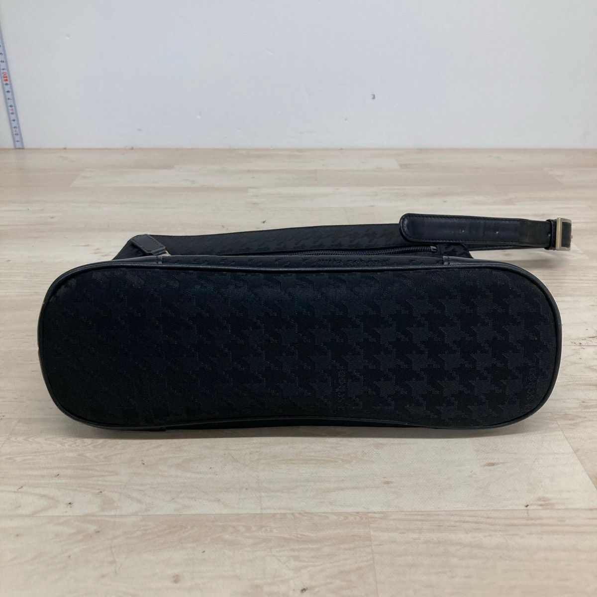https://assets.mercari-shops-static.com/-/large/plain/2JWoSWQChxdX4qNAedxe4W.jpg@jpg