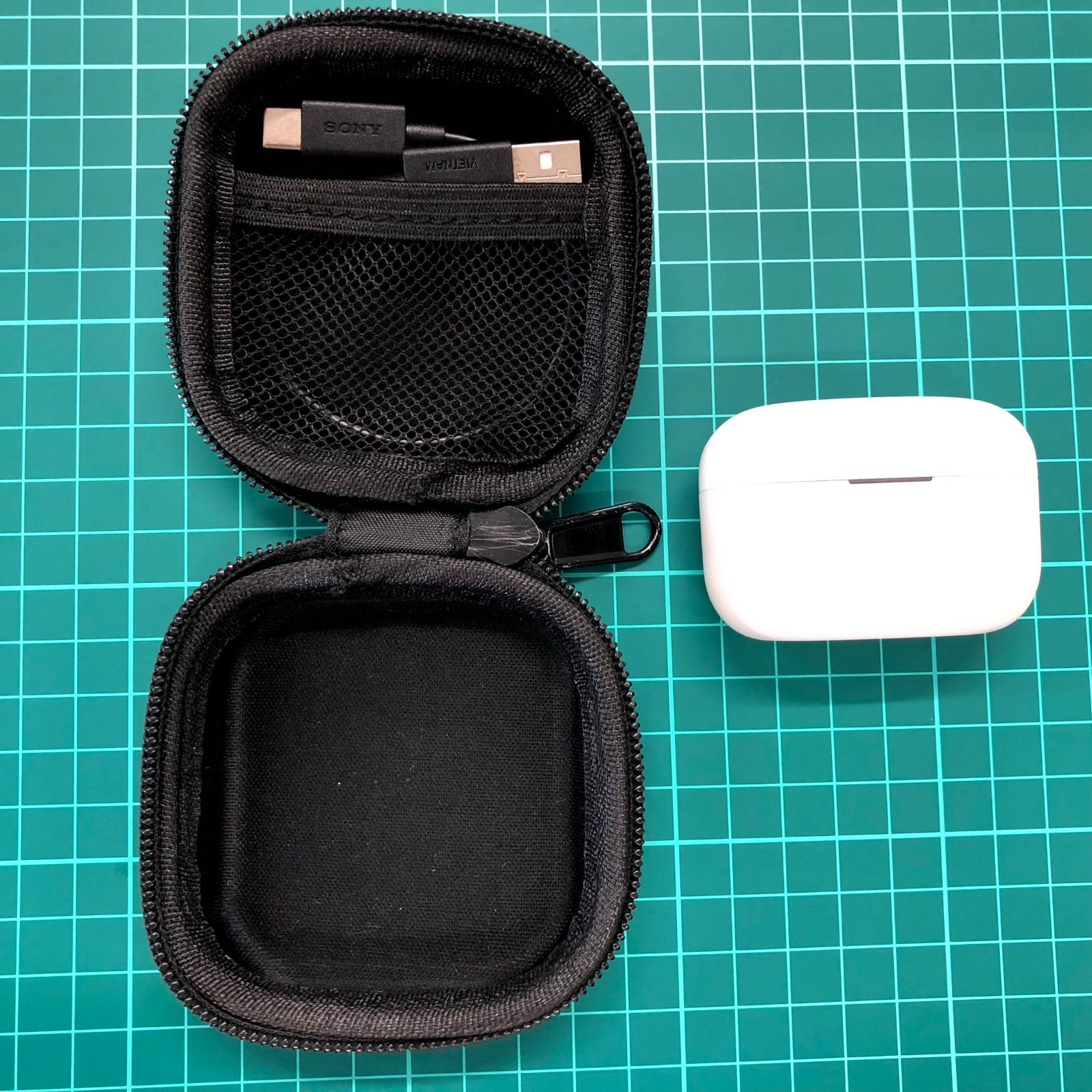 https://assets.mercari-shops-static.com/-/large/plain/2JWoVcbdX54xdz9HpWQfuH.jpg@jpg