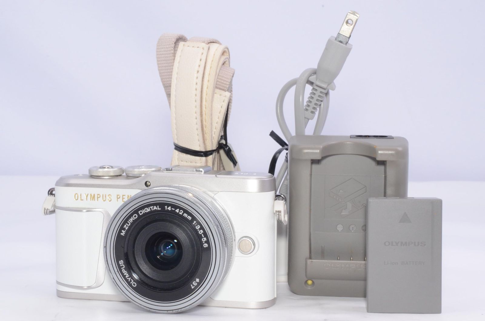 OLYMPUS PEN E-PL9 ミラーレス一眼 レンズキット ホワイト 液晶スレ・ボディ汚れあり