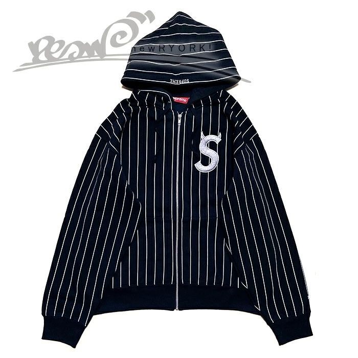送料無料 メンズ ジップアップパーカー ネイビーストライプ Supreme シュプリーム Devil S Logo Zip Up Hooded Sweatshirt SS26SW40 シュプリームデビルSロゴ刺繍ジップアップパーカー se1517r