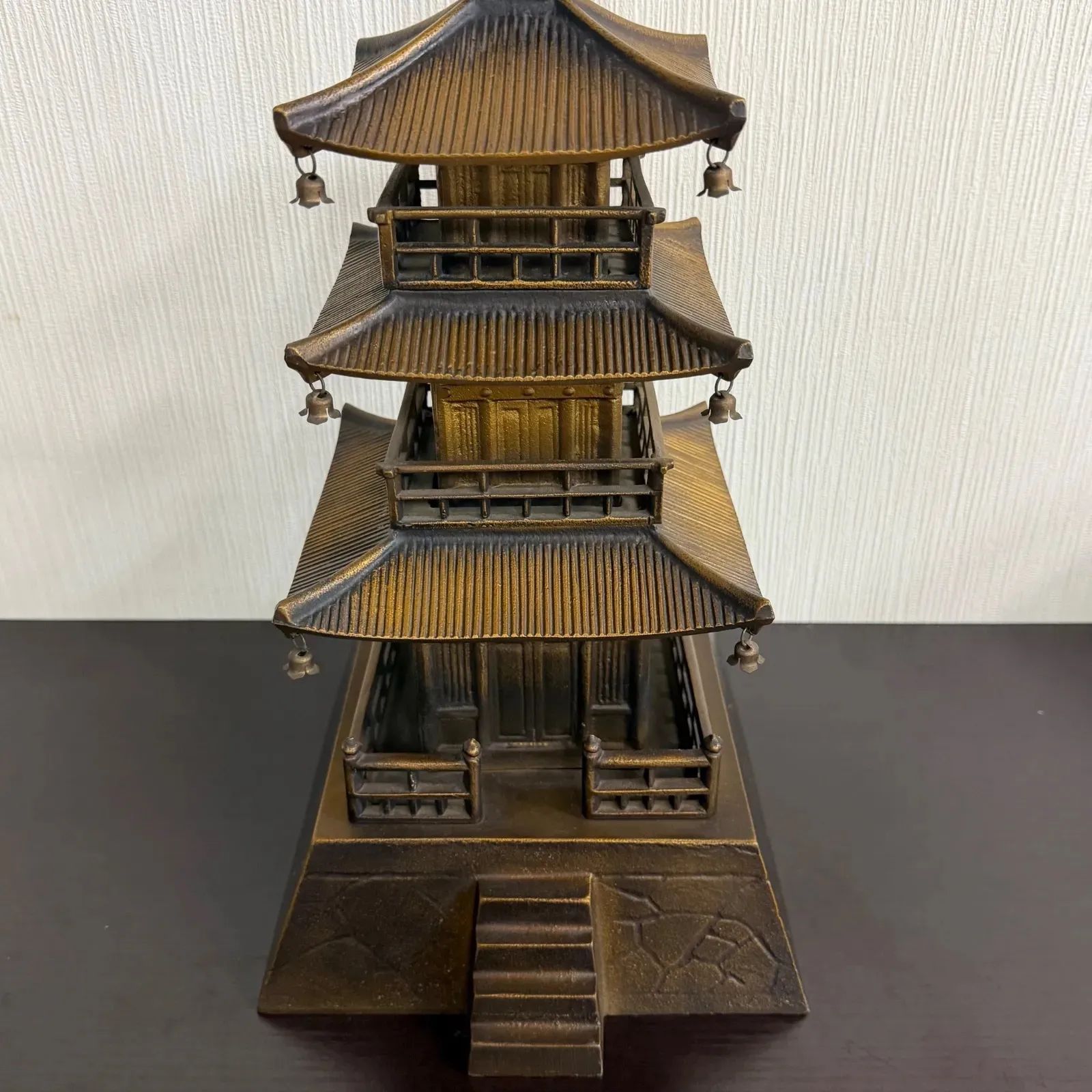 錆あり 昭和レトロ 三重の塔 置物 銅製 ヴィンテージ アンティーク 昭和レトロ】三重の塔 置物 ヴィンテージ - メルカリ