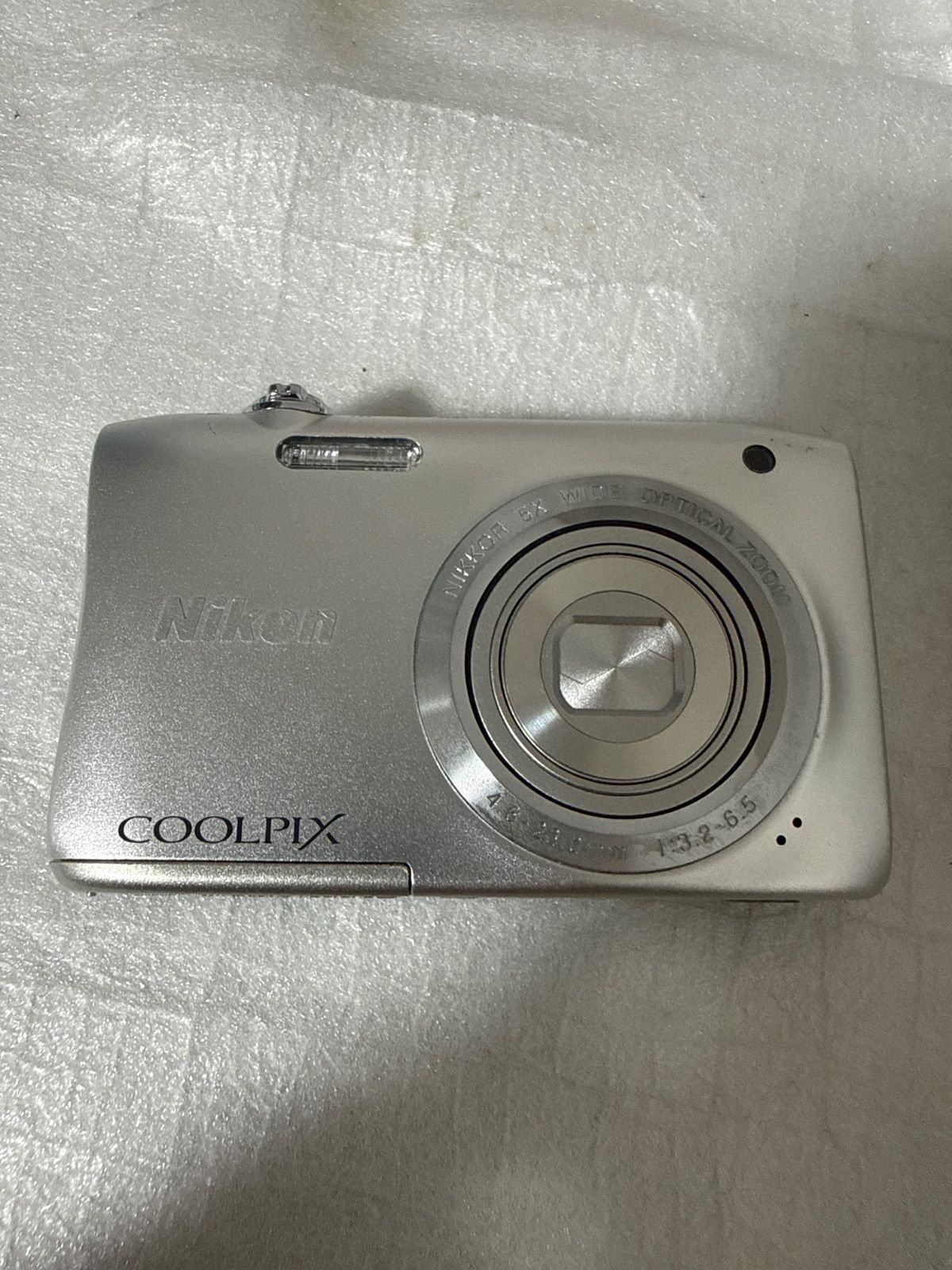 잘 작동하는 디지털 카메라 본체 니콘 쿨픽스 S2900
