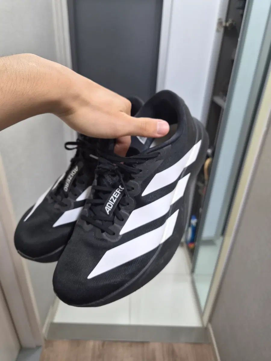 アディダス アディゼロ evo ランニングシューズ ブラック / 285