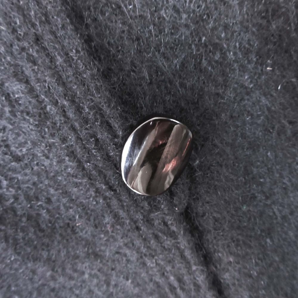 https://assets.mercari-shops-static.com/-/large/plain/2JWqoekAPnEc6eSRAWBNyv.jpg@jpg